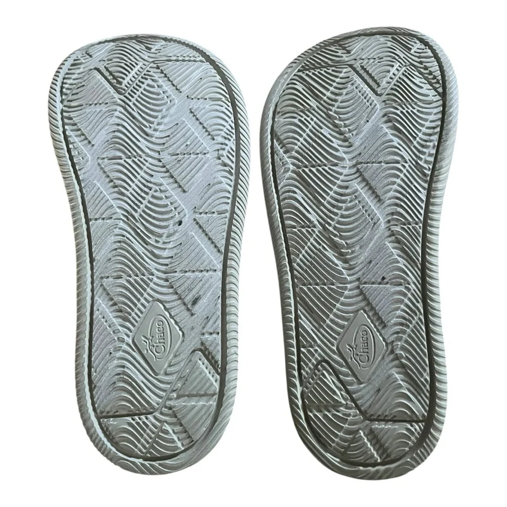 NWT Chaco floral pattern sandals